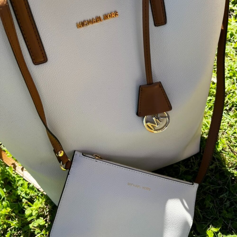 Michael Kors Hayley Large Tote w/ removable zip pouch, Vanilla/Acorn colorway